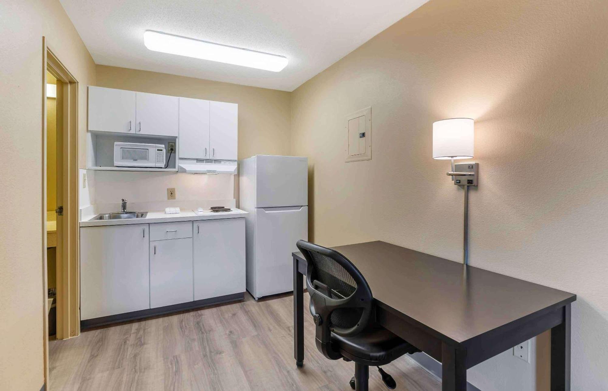 Extended Stay America Suites - St Louis - Westport - E Lackland Rd Maryland Heights Exteriör bild