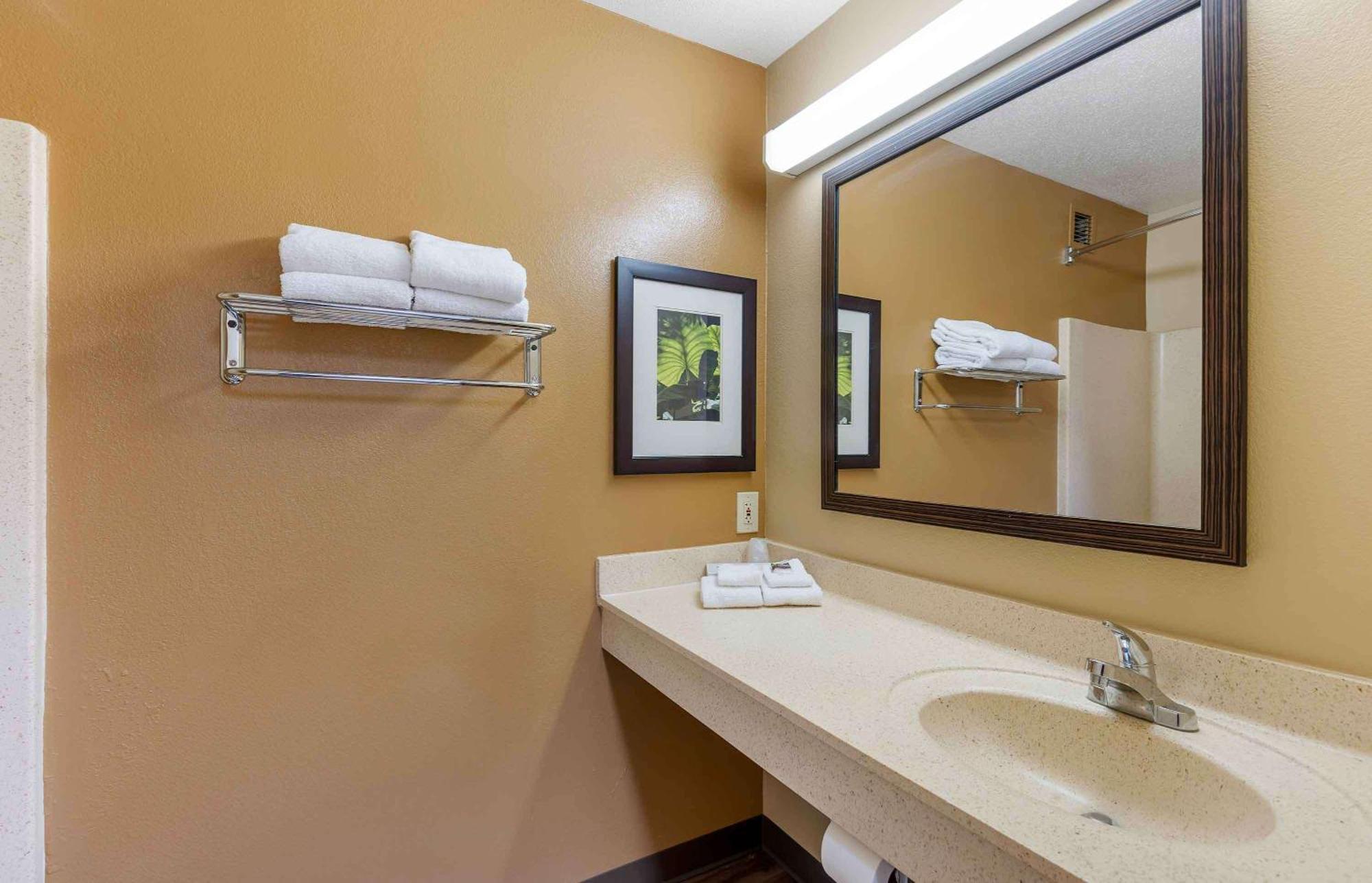 Extended Stay America Suites - St Louis - Westport - E Lackland Rd Maryland Heights Exteriör bild