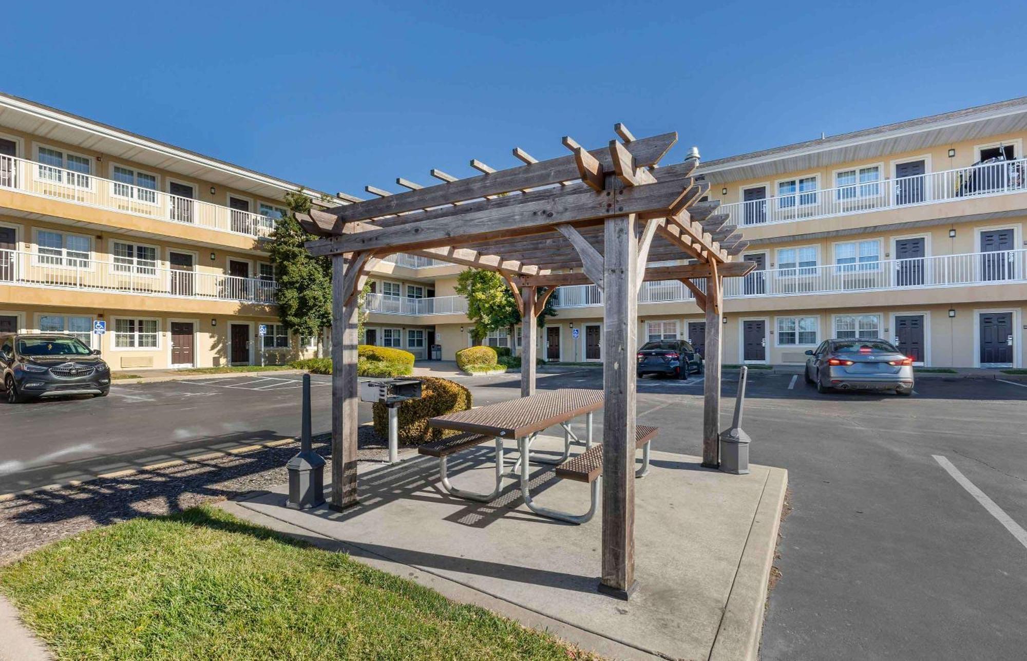 Extended Stay America Suites - St Louis - Westport - E Lackland Rd Maryland Heights Exteriör bild