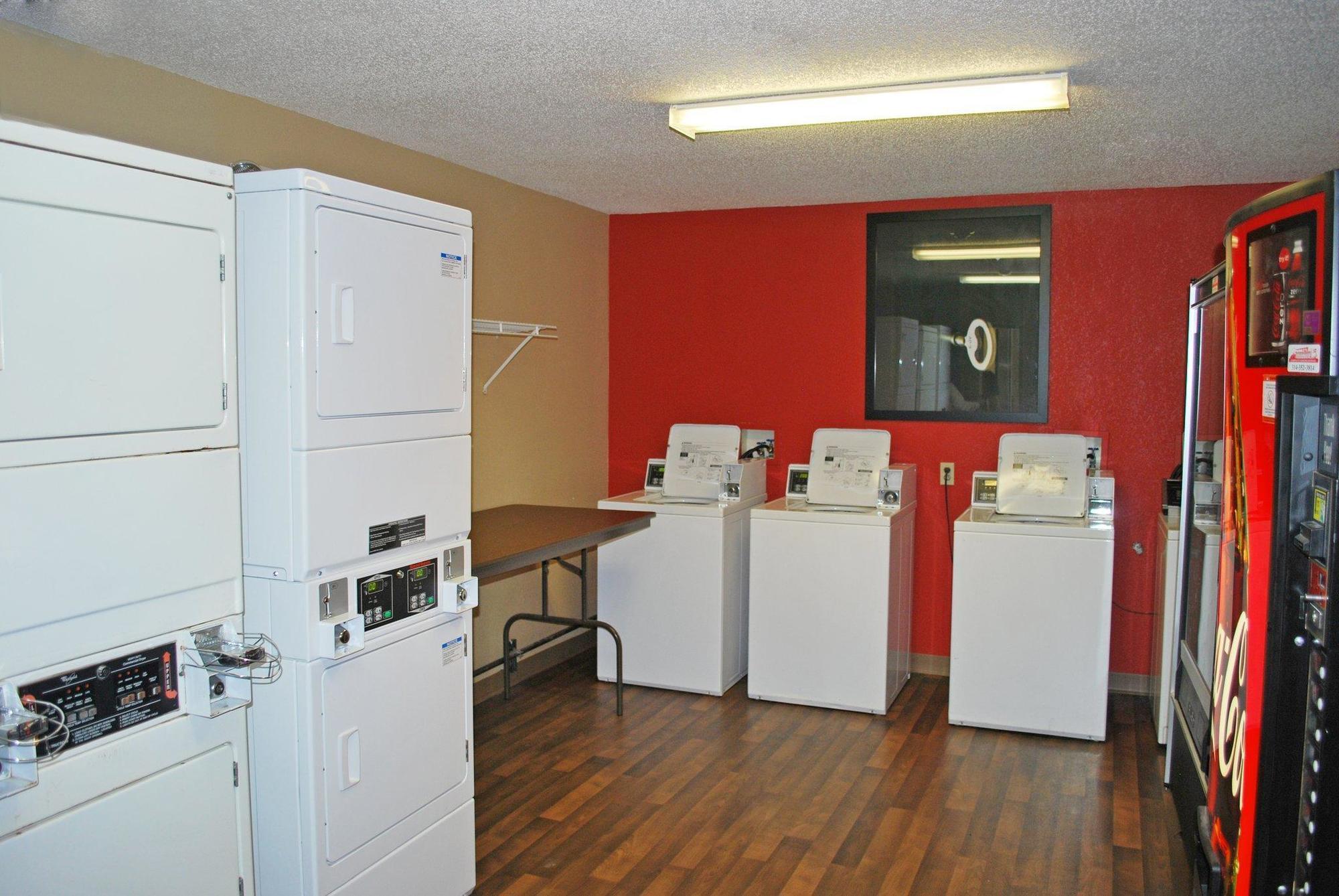 Extended Stay America Suites - St Louis - Westport - E Lackland Rd Maryland Heights Exteriör bild
